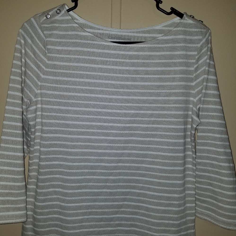 Woman's 🌺small casual or professional top